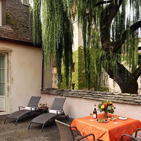 Le Cep & Beaune (Cote d'Or)