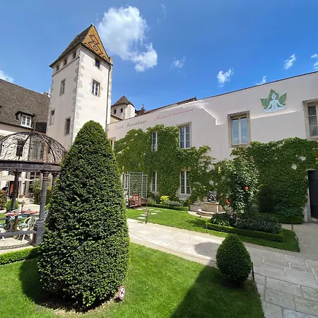 Le Cep & Beaune (Cote d'Or)